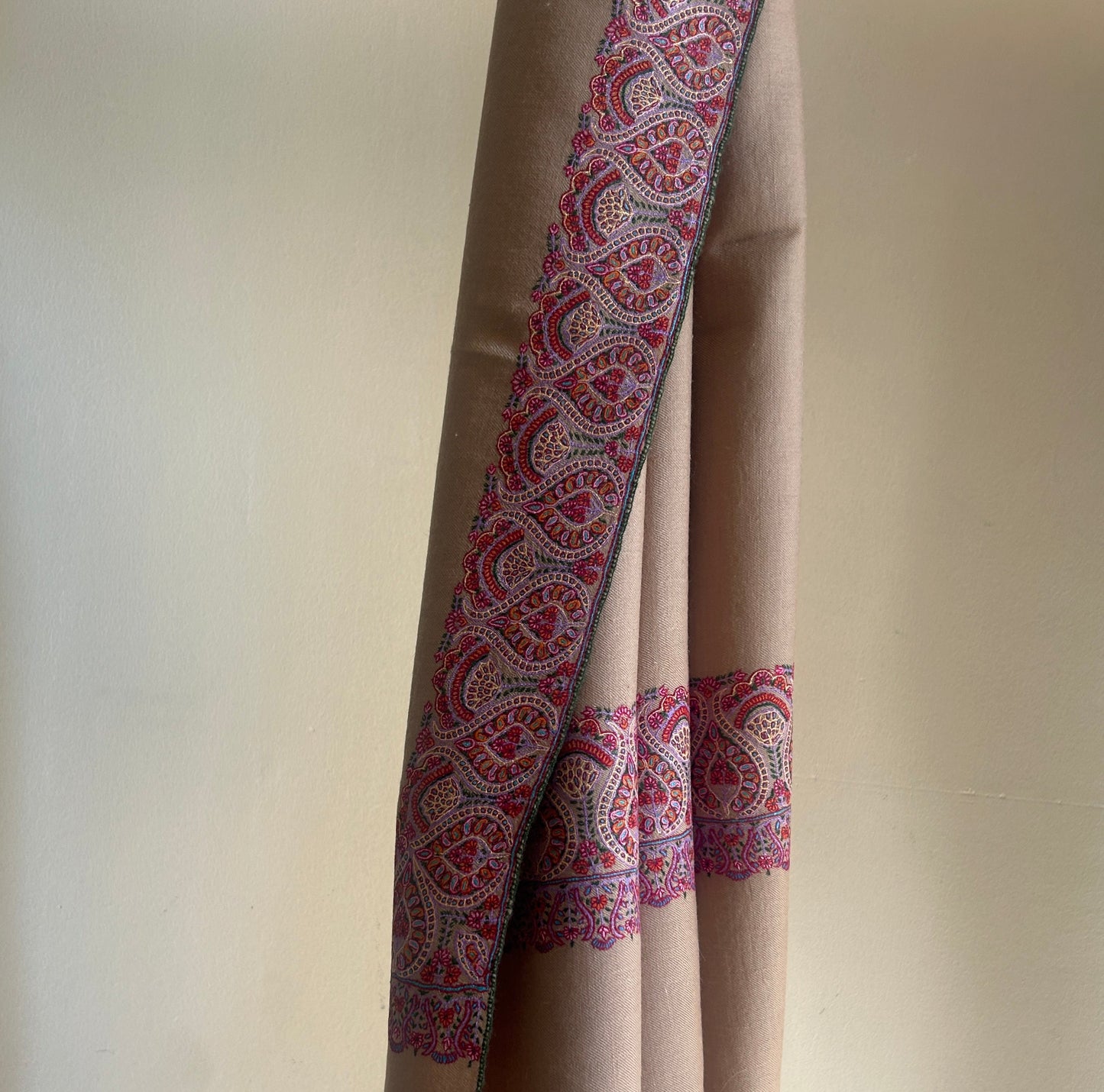 Dordar Brown Handmade Pashmina Shawl