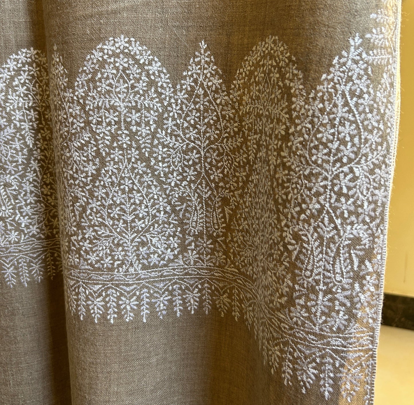 White Paldaar Handmade Pashmina Shawl