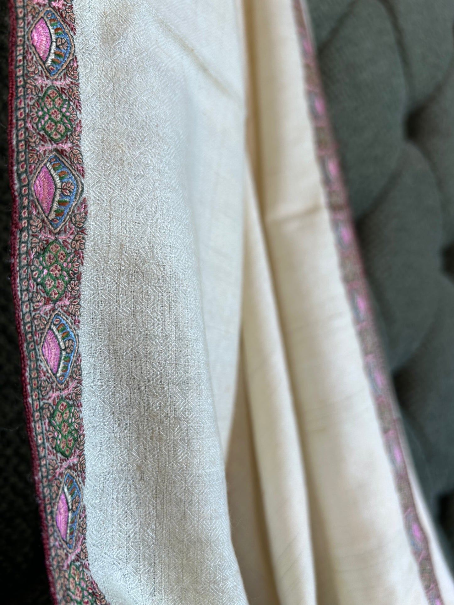 Cream White floral Hashidar