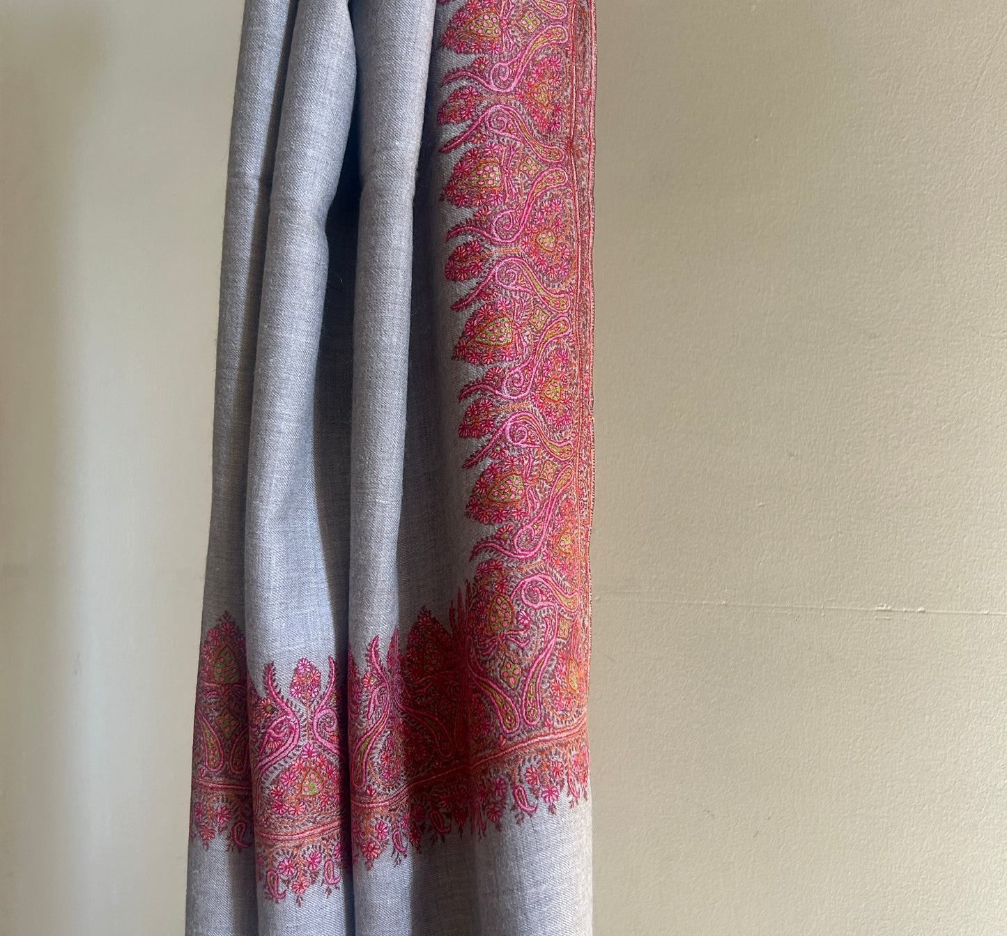 Maroon Dordar Handmade Pashmina Shawl